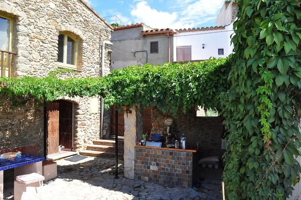 بيت للعطل فيلا Ca La Figuera, Casa De Pueblo Con Piscina En Costa Brava Palau Saverdera إسبانيا